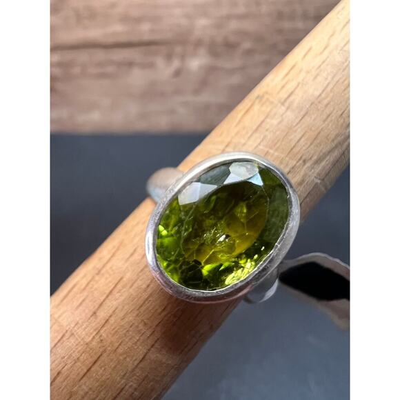 NEW size 7.5 oval cut peridot sterling silver ring 5.72 grams - Picture 13 of 16
